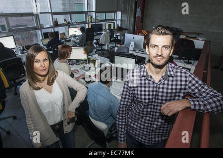 Los Angeles, Californie, USA. 17 novembre, 2014. Agnes Kozera et Dave Kierzkowski, co-fondateurs d'FameBit. © Ringo Chiu/ZUMA/Alamy Fil Live News Banque D'Images