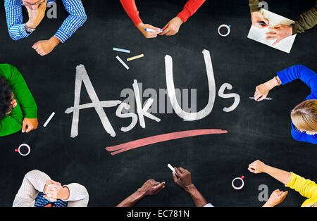 Multi-Ethnic groupe de personnes et demandez-nous Concept Banque D'Images