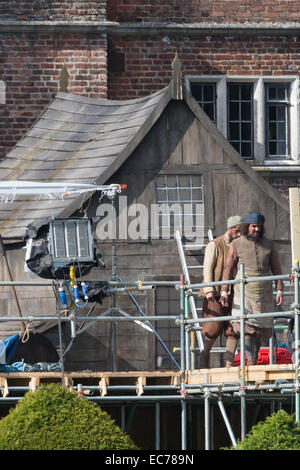 Le tournage de "Tulip Fever" commence dans une majestueuse école privée à Surrey. L'ensemble a été construit sur 2 mois avec 3 pieds de profondeur d'un canal est construit pour représenter 18e siècle, Amsterdam. Doté d''atmosphère : où : Surrey, Royaume-Uni Quand : 06 Banque D'Images