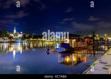 Serbie, Belgrade, Novi Sad, Savski Venac, Sava, Party ship et restaurant à Riverside Banque D'Images