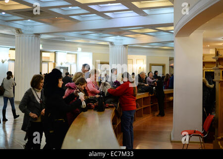 Moscou, Russie. 30Th Nov, 2014. Vue dans le foyer de l'armée russe théâtre à Moscou, Russie, le 30 novembre 2014. La comédie musicale "3D Polita' joue ici à l'heure actuelle. Il s'agit de la vie d'Hollywood star polonaise Pola Negri. C'est le premier à être produit avec 3D techniques. Le spectacle sera en tournée en Allemagne à partir de janvier et février à Stuttgart, Mannheim et Munich. Photo : Jens Kalaene/dpa/Alamy Live News Banque D'Images