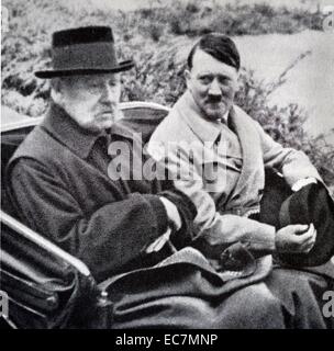 Le président Paul von Hindenburg avec Adolf Hitler après sa nomination au poste de chancelier allemand Banque D'Images