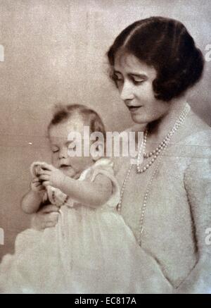 La duchesse d'York, plus tard la reine Elizabeth avec sa petite fille, la princesse (plus tard la reine Elizabeth II) 1926 Banque D'Images
