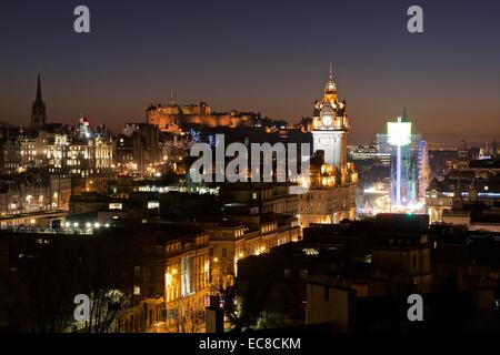 Edinburgh Skyline at night Banque D'Images