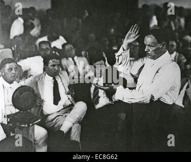 CLARENCE DARROW (1857-1938) avocat américain comme procureur de la défense au procès Scopes 'Monkey' à Dayton, Ohio en juillet 1925 Banque D'Images