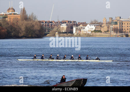 Londres, Royaume-Uni. Dec 10, 2014. La première course de bateaux VIIIs. Oxford University Boat Club essais cliniques. &# X201c;Par Mare&# x201d ; d'équipage de bateau, réchauffer (bow à cox) : Jorgen Tveit, David Grant, Joshua Bugajski, Henry Goodier, James Mountain, Morgan, Michael Gerlak Disanto, Iain Mandale, Sam Collier : Action Crédit Plus Sport/Alamy Live News Banque D'Images