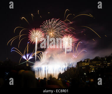 D'artifice marquant le 150 e anniversaire de l'ouverture de la Brunel pont suspendu de Clifton à Bristol UK Banque D'Images