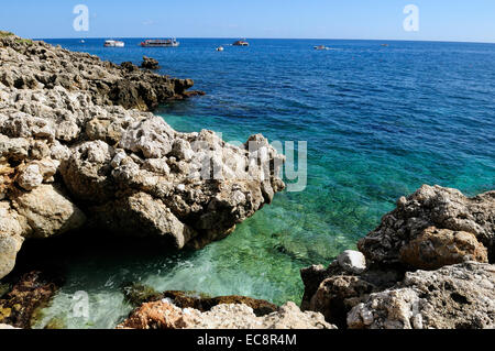 Plage crique isolée à Riserva Naturale dello Zingaro Zingaro [ ] Scopello, Castellammare del Golfo , la Sicile. Banque D'Images