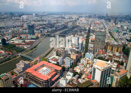 Vue aérienne de la ville d'Ho Chi Minh à partir de la Bitexco Financial Tower, au Vietnam. Banque D'Images