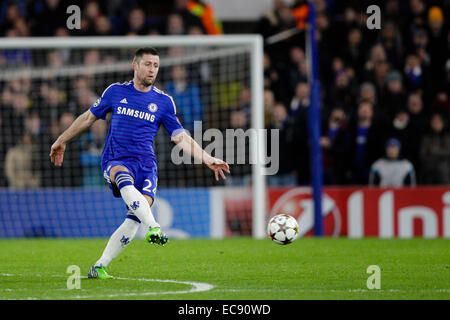 Londres, Royaume-Uni. Dec 10, 2014. Phase de groupes de la Ligue des Champions. Chelsea contre Sporting Lisbonne. Chelsea's Gary Cahill en action : Action Crédit Plus Sport/Alamy Live News Banque D'Images