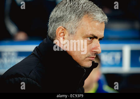 Londres, Royaume-Uni. Dec 10, 2014. José Mourinho (Chelsea) : Chelsea Football/soccer Manager Jose Mourinho au cours de la phase de groupes de la Ligue des Champions entre Chelsea et le Sporting Clube de Portugal à Stamford Bridge à Londres, Angleterre . Credit : AFLO/Alamy Live News Banque D'Images