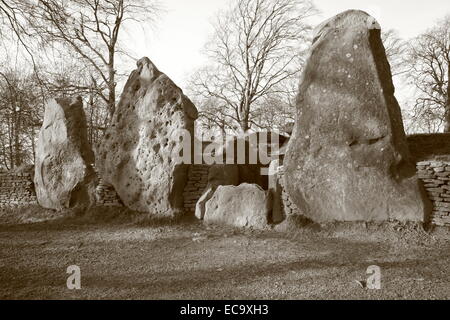 Wayland's Smithy néolithique long barrow Banque D'Images