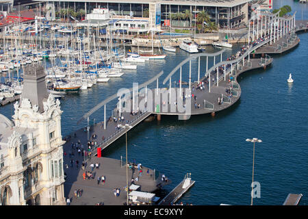 Rambla de Mar sur le Port Vell à Barcelone, Catalogne, Espagne. Banque D'Images