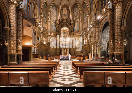 Intérieur de la basilique du monastère de Montserrat en Catalogne, Espagne. Banque D'Images