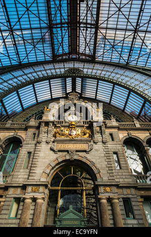 Anvers, Flandre, Belgique - 13 novembre 2014 - l'intérieur de la Gare Centrale d'Anvers Banque D'Images