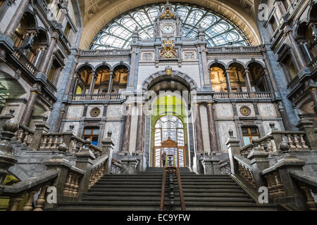 Anvers, Flandre, Belgique - 13 novembre 2014 - l'intérieur de la Gare Centrale d'Anvers Banque D'Images