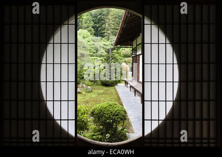 Funda-in, temple zen, Kyoto Tofuku-ji, Japon. Le jardin de l'est vu de l'Ekan-do teahouse Banque D'Images