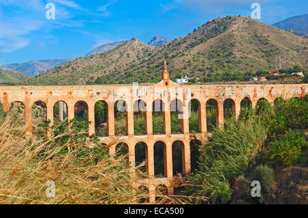 Puente de las Aguilas, aqueduc romain, Nerja, la Axarquia, la province de Málaga, Andalousie, Espagne, Europe Banque D'Images