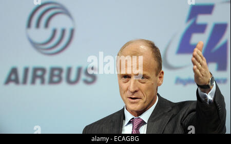 Hamburg-Finkenwerder, Allemagne. 30Th Oct, 2009. Les gestes d'Airbus, Tom Enders lors d'une conférence de presse à Hamburg-Finkenwerder, Allemagne, 30 octobre 2009. Le transporteur français Air France, la première compagnie européenne à mettre en service un A380 et j'ai pris l'A380 à l'usine Airbus. Un total de 600 personnes, 200 d'entre eux à partir de la France, est venu à la cérémonie sur le site. Photo : MARCUS BRANDT/dpa/Alamy Live News Banque D'Images