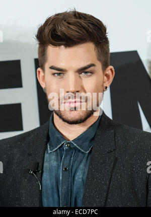 Berlin, Allemagne. 11 Décembre, 2014. Le chanteur américain Adam Lambert présente à Berlin, Allemagne, 11 décembre 2014. Il va partir en tournée en tant que la nouvelle chanteuse du groupe britannique Queen avec des membres de la bande de Brian May et Roger Taylor. Photo : PAUL ZINKEN/dpa/Alamy Live News Banque D'Images