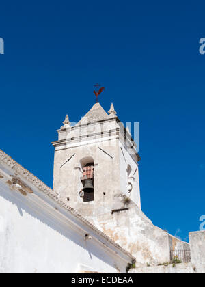 Bell Tower, Igreja de Santa Maria do Castelo, Tavira, Algarve, Portugal, Février 2014 Banque D'Images