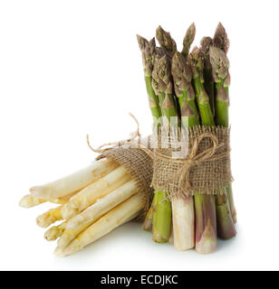 Asperges vertes et blanches sur fond blanc Banque D'Images