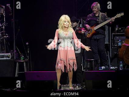 Dolly Parton en live sur scène sur la première nuit de sa tournée britannique à Liverpool Echo Arena comprend : Dolly Parton Où : Liverpool, Royaume-Uni Quand : 08 Juin 2014 Banque D'Images