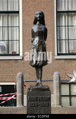 Statue d'Anne Frank à Amsterdam hollande europe Banque D'Images