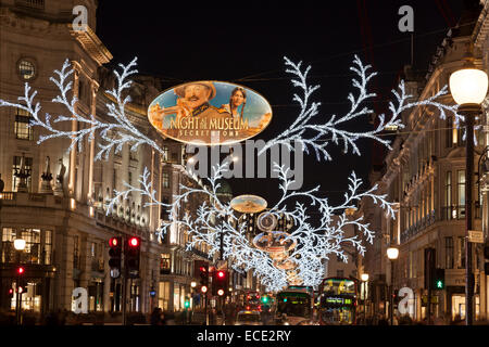 Les lumières de Noël sur la rue Regent Banque D'Images