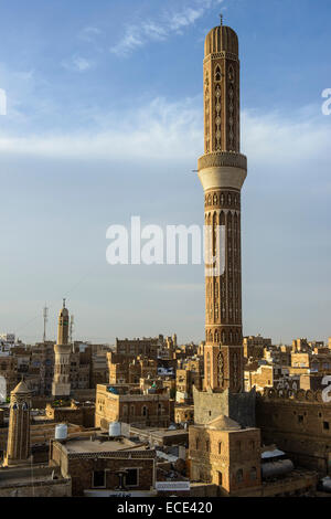 Minaret dans la vieille ville de Sana'a, UNESCO World Heritage Site, Sanaa, Yémen Banque D'Images