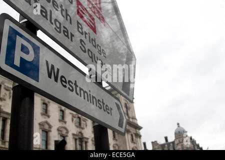 Westminster London,UK. 12 décembre 2014. Conseil de Westminster a été accusé d'arnaquer les pilotes après l'annonce faite à partir de 293 millions de dollars les frais de stationnement en un an et plus de 50 millions de dollars de bénéfices Crédit : amer ghazzal/Alamy Live News Banque D'Images