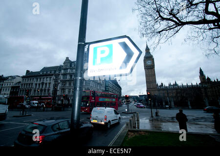 Westminster London,UK. 12 décembre 2014. Conseil de Westminster a été accusé d'arnaquer les pilotes après l'annonce faite à partir de 293 millions de livres sterling les frais de stationnement en un an et plus de 50 millions de dollars de bénéfices Crédit : amer ghazzal/Alamy Live News Banque D'Images