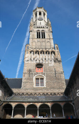 Belfort et la cour de l'hôtel Bruges Belgique Banque D'Images