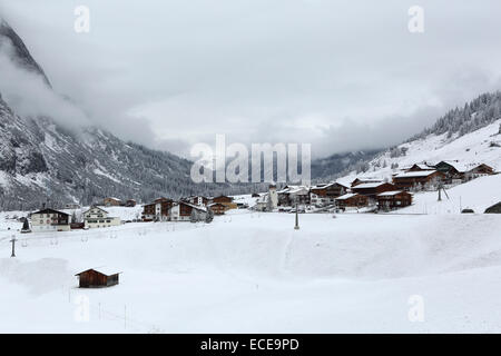 Le village de Zoug en Autriche. Zoug est dans la région de l'Arlberg. Banque D'Images
