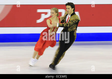 Barcelone, Espagne. Dec 12, 2014. Kaitlyn Weaver et Andrew Poje, de performance du Canada à la compétition de danse sur glace danse court à la ISU Grand Prix of Figure Skating Final & Junior Grand Prix à Barcelone, Espagne, le 12 décembre 2014. Credit : Pau Barrena/ZUMA/Alamy Fil Live News Banque D'Images