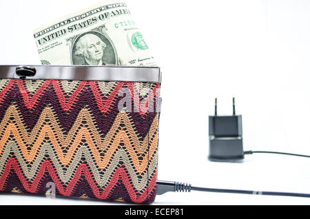 Sac à main de charge avec euro isolated on white Banque D'Images