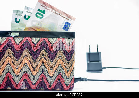 Sac à main de charge avec euro isolated on white Banque D'Images