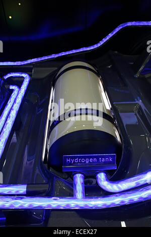 Detroit, Michigan - Le réservoir de carburant d'hydrogène pour la Toyota FCV concept à pile à combustible du véhicule, sur l'affichage à l'Intelligent Banque D'Images