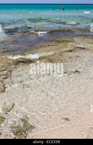 Plage de Baia Verde près de Gallipoli, Salento, Italie Banque D'Images