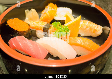 Repas japonais sushi situé dans un fort, stock photo Banque D'Images