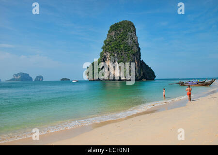 Happy Island au large de Phra Nang Beach, Railay, Krabi, Thaïlande Banque D'Images