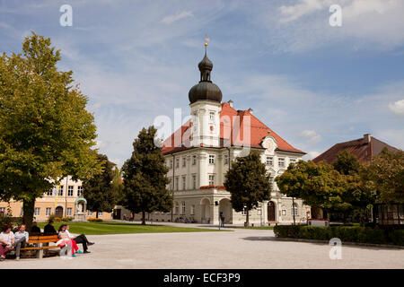 Hôtel de ville de 1908 sur place Kapellplatz dans la ville de pèlerinage Altoetting, Upper-Bavaria, Bavaria, Germany, Europe Banque D'Images