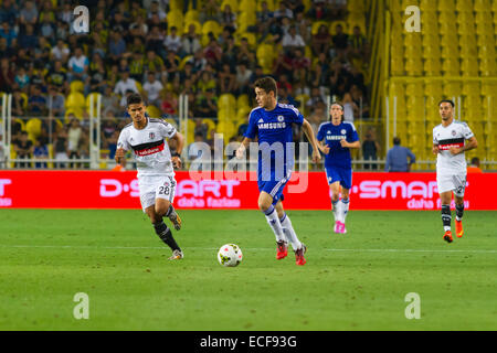 ISTANBUL - août 08, 2014 : Chelsea s'attaque à Besiktas en Soma Tournoi de charité au stade Sukru Saracoglu. Banque D'Images