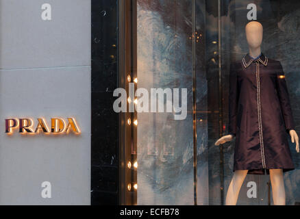 Prada fashion store sur New Bond Street Banque D'Images