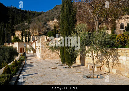 Les jardins en terrasse du monastère d'Agios Neofytos Paphos Chypre Banque D'Images