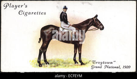 Carte de cigarettes par la cigarette du joueur vedette TROYTOWN VAINQUEUR DU GRAND NATIONAL en 1920 avec Jack jockey Anthony publié par John Player & Sons en 1933 Banque D'Images