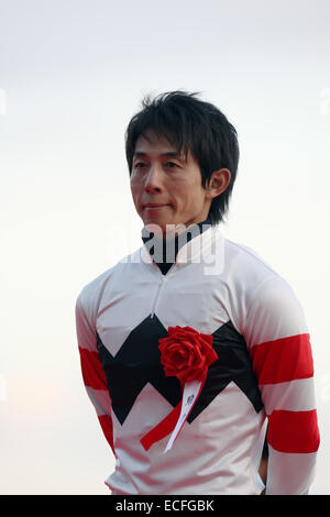 Aichi, Japon. 7 Décembre, 2014. Hideaki Miyuki : Courses de chevaux Jockey Hideaki Miyuki après équitation Hokko Tarumae pour gagner la Coupe des Champions à Chukyo Racecourse à Aichi, Japon . © Eiichi Yamane/AFLO/Alamy Live News Banque D'Images