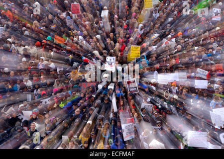 Washington, DC, USA. 13 Décembre, 2014. Les gens le long de Pennsylvania Avenue au Capitole pour protester contre le racisme et la violence policière à Washington, DC, États-Unis, le 13 décembre 2014. © Yin Bogu/Xinhua/Alamy Live News Banque D'Images