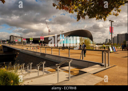 Le centre de Londres dans l'Aquatice Queen Elizabeth Olympic Park de Stratford. Banque D'Images