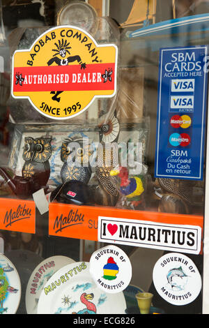 L'Ile Maurice, Mahebourg, centre ville, boutique de souvenirs window Banque D'Images